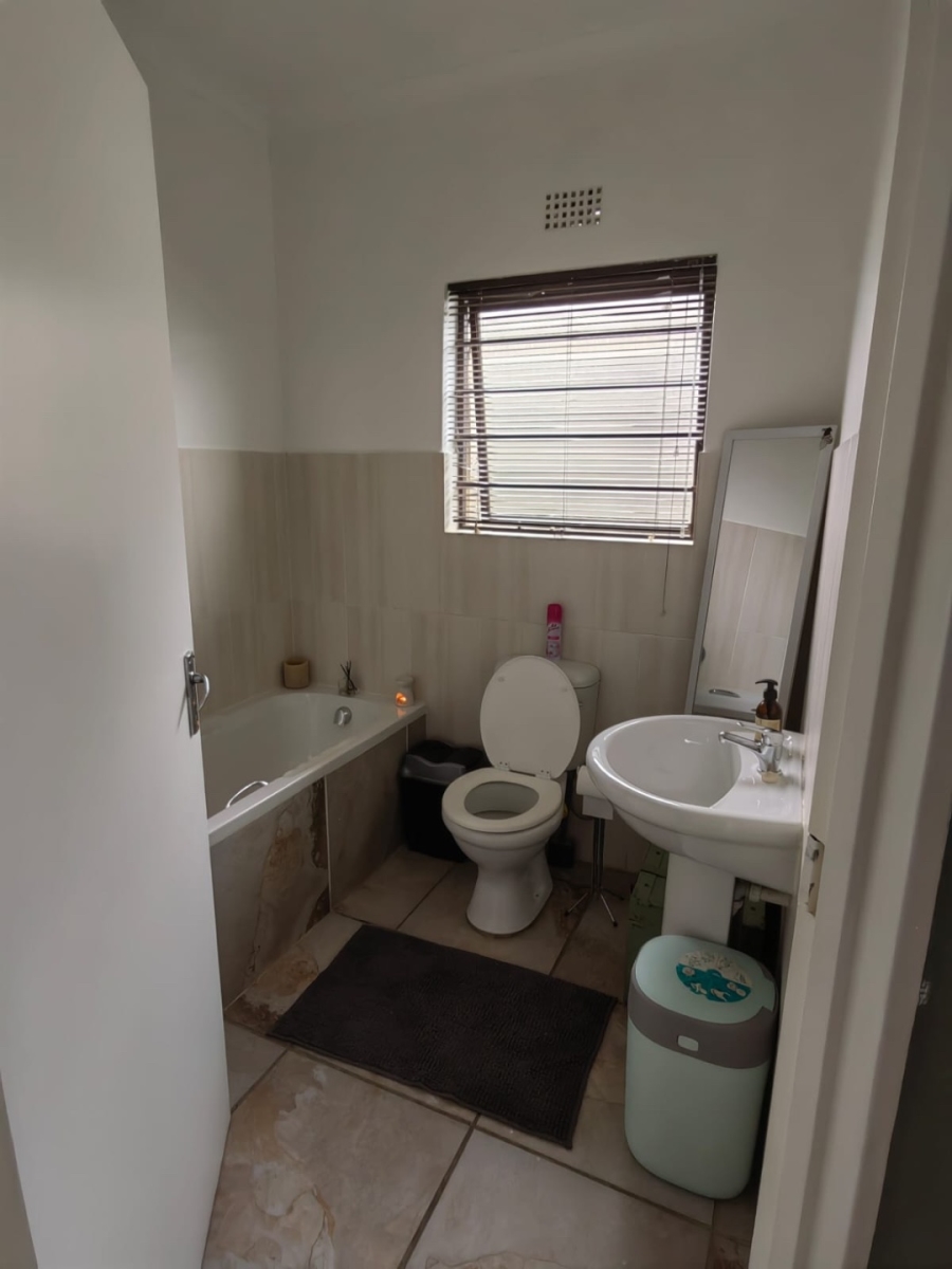  Bedroom Property for Sale in Somerset West Western Cape